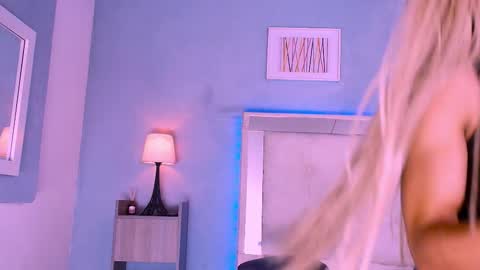 Snapshot of emily_castillo1_ chatting on 18, 9, 2025 emily_castillo1_ online show from 18, 9, 2025