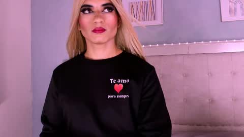 Snapshot of emily_castillo1_ chatting on 27, 9, 2025 emily_castillo1_ online show from 27, 9, 2025