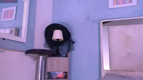 Snapshot of emily_castillo1_ chatting on 13, 10, 2025 emily_castillo1_ online show from 13, 10, 2025