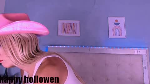 Snapshot of emily_castillo1_ chatting on 17, 10, 2025 emily_castillo1_ online show from 17, 10, 2025