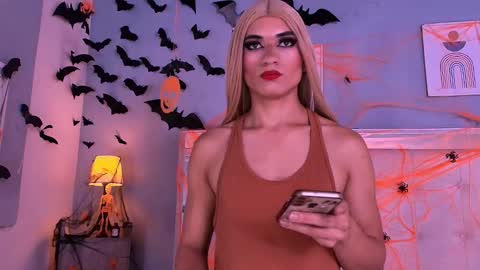 Snapshot of emily_castillo1_ chatting on 21, 10, 2025 emily_castillo1_ online show from 21, 10, 2025