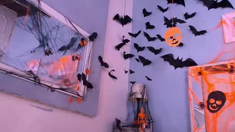 Snapshot of emily_castillo1_ chatting on 27, 10, 2025 emily_castillo1_ online show from 27, 10, 2025