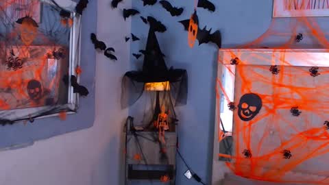 Snapshot of emily_castillo1_ chatting on 2, 11, 2025 emily_castillo1_ online show from 2, 11, 2025