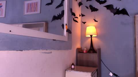 Snapshot of emily_castillo1_ chatting on 11, 11, 2025 emily_castillo1_ online show from 11, 11, 2025