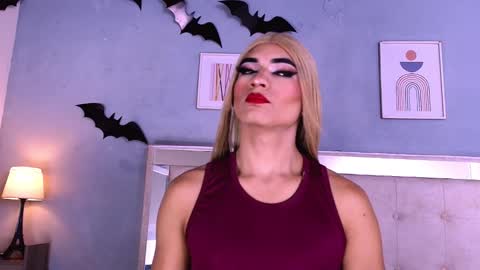 Snapshot of emily_castillo1_ chatting on 28, 11, 2025 emily_castillo1_ online show from 28, 11, 2025