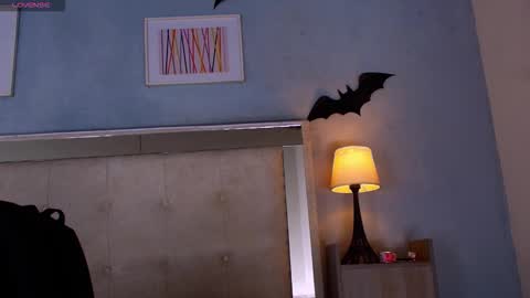 Snapshot of emily_castillo1_ chatting on 2, 12, 2025 emily_castillo1_ online show from 2, 12, 2025