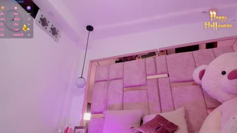  M I A   online430pm- 930pm online show from 6, 10, 2025