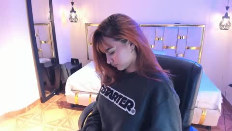 Snapshot of emily_fox_3 chatting on 30, 9, 2025 emily fox 3 online show from 30, 9, 2025