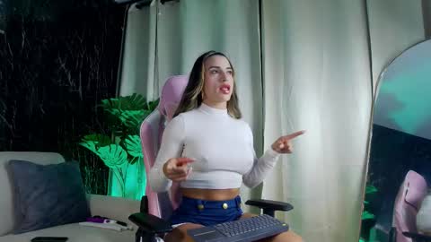 Emily foxx01 online show from 24, 3, 2026