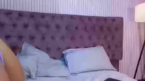 Snapshot of emily_foxyy chatting on 9, 9, 2025 Emily online show from 9, 9, 2025