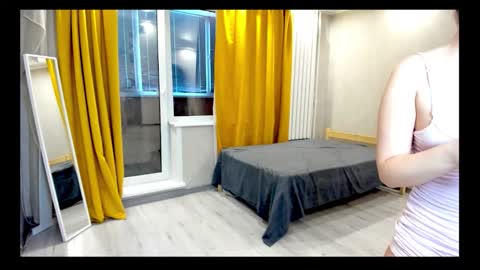 Snapshot of emily_gold1 chatting on 23, 11, 2025 My name is EMILY. Please say hello I like to chat with you. If you have requests or dirty talk please online show from 23, 11, 2025