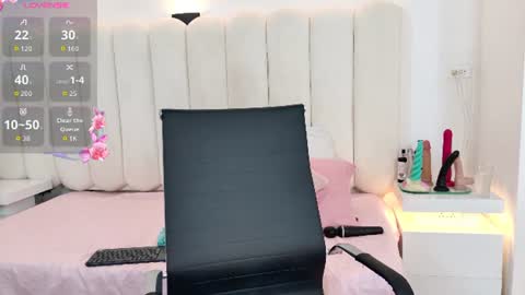 Snapshot of emily_hilton1 chatting on 16, 7, 2026 emily_hilton1 online show from 16, 7, 2026