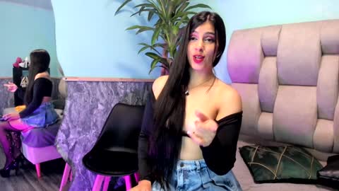 Snapshot of emily_jones3 chatting on 6, 2, 2025 Emily online show from 6, 2, 2025