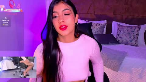 Snapshot of emily_jones3 chatting on 17, 10, 2025 Emily online show from 17, 10, 2025