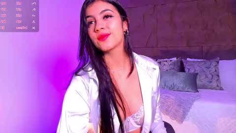 Snapshot of emily_jones3 chatting on 19, 10, 2025 Emily online show from 19, 10, 2025