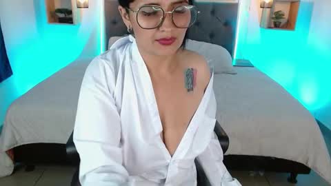 Snapshot of emily_leinn chatting on 13, 1, 2025 E M I L Y online show from 13, 1, 2025
