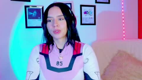 Emily Lindey online show from 3, 7, 2026