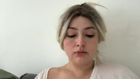 Snapshot of emily_morning_dew chatting on 11, 9, 2025 emily_morning_dew online show from 11, 9, 2025