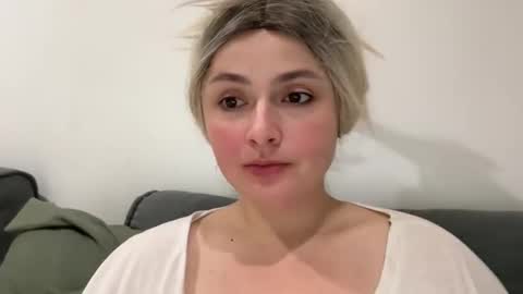 Snapshot of emily_morning_dew chatting on 11, 9, 2025 emily_morning_dew online show from 11, 9, 2025