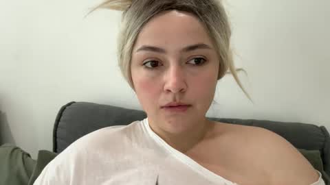 Snapshot of emily_morning_dew chatting on 14, 9, 2025 emily_morning_dew online show from 14, 9, 2025