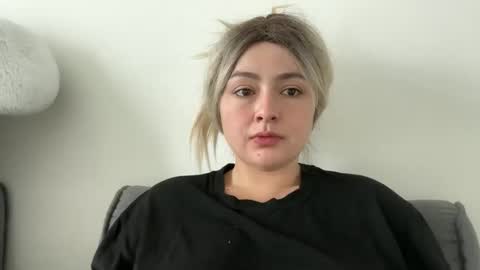 Snapshot of emily_morning_dew chatting on 15, 9, 2025 emily_morning_dew online show from 15, 9, 2025