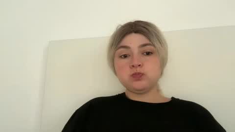 Snapshot of emily_morning_dew chatting on 14, 10, 2025 emily_morning_dew online show from 14, 10, 2025