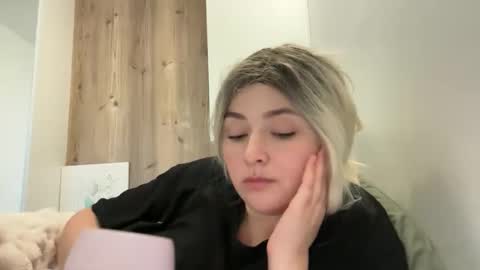 Snapshot of emily_morning_dew chatting on 17, 10, 2025 emily_morning_dew online show from 17, 10, 2025