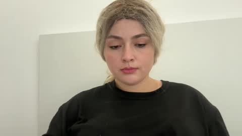 Snapshot of emily_morning_dew chatting on 19, 10, 2025 emily_morning_dew online show from 19, 10, 2025