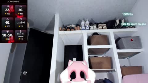 emily_palmeer online show from 4, 2, 2025