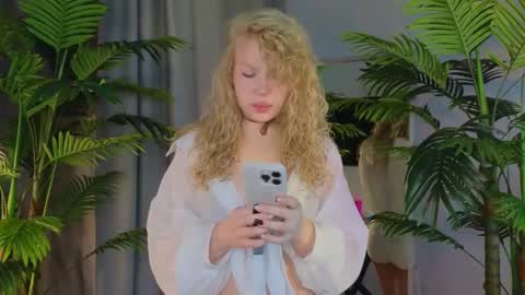 emily shepard online show from 18, 11, 2025