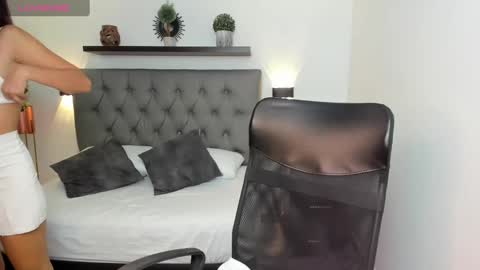 Emi online show from 28, 12, 2024