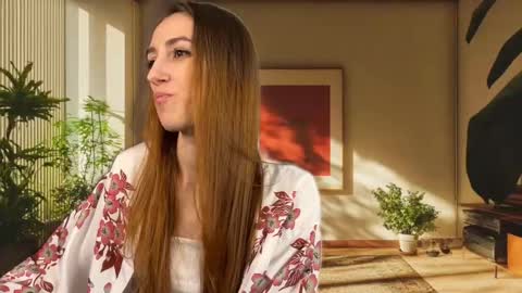 Snapshot of emily_w0w_ chatting on 4, 10, 2025 Lia online show from 4, 10, 2025