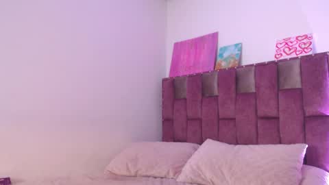 emily_w2 online show from 19, 9, 2025