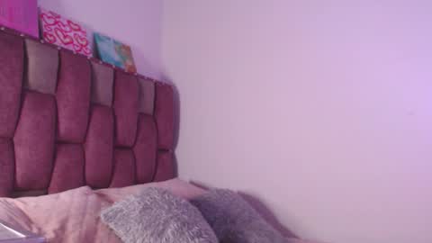 Snapshot of emily_w2 chatting on 6, 1, 2026 emily_w2 online show from 6, 1, 2026