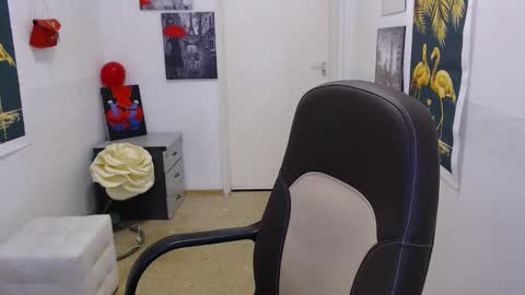 Emily online show from 5, 2, 2025