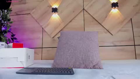 emilyallen_1 online show from 5, 2, 2026