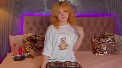 Snapshot of emilyangels chatting on 26, 11, 2025 Baby Emelli online show from 26, 11, 2025