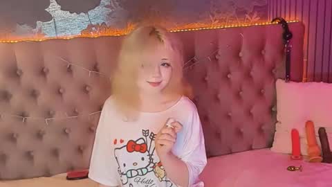 Snapshot of emilyangels chatting on 10, 6, 2026 Baby Emelli online show from 10, 6, 2026