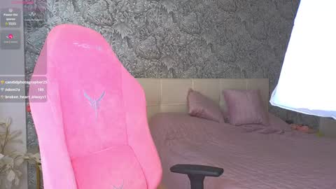 emilydancee online show from 20, 12, 2024