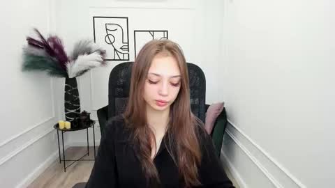 Snapshot of emilygraydis chatting on 19, 11, 2025 Emily online show from 19, 11, 2025