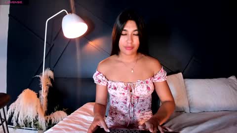 Snapshot of emilyh_ chatting on 15, 12, 2024 Emily online show from 15, 12, 2024