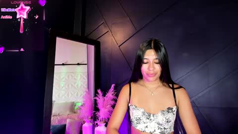 Snapshot of emilyh_ chatting on 30, 1, 2025 Emily online show from 30, 1, 2025
