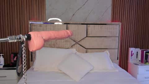 Emily Hendrix online show from 21, 12, 2024