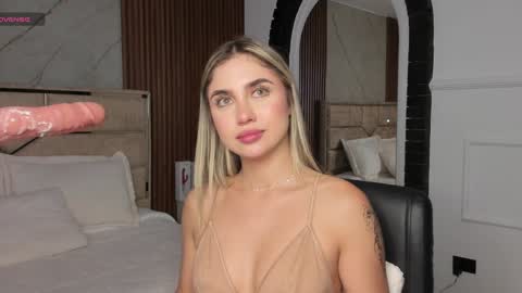 Emily Hendrix online show from 15, 1, 2025