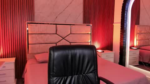 Emily Hendrix online show from 15, 1, 2026