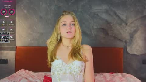 Snapshot of emilyhewell chatting on 16, 2, 2025 Emi online show from 16, 2, 2025