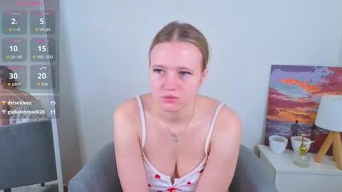 Snapshot of emilyhewell chatting on 27, 9, 2025 Emi online show from 27, 9, 2025