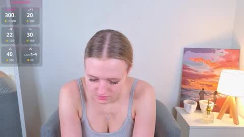 Snapshot of emilyhewell chatting on 28, 9, 2025 Emi online show from 28, 9, 2025