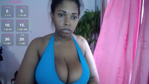Snapshot of emilyhines__ chatting on 2, 12, 2025 Emilyhines online show from 2, 12, 2025