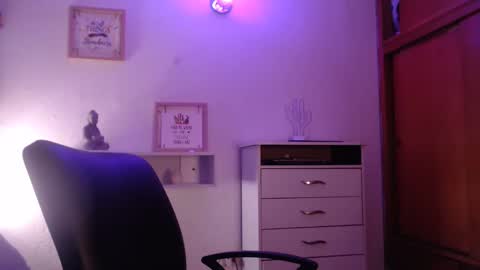 Emily Jang online show from 24, 2, 2025